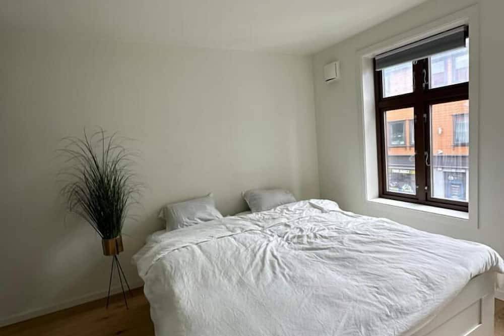 Entire apartment, Deluxe central 2 bedrooms with view and underground garage in Stavanger in Storhaug, Stavanger