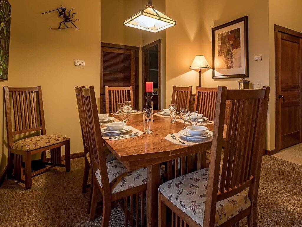 Ganze Wohnung, 2 Br: Hochfliegender Adler 110 in Snowshoe, Greenbrier River