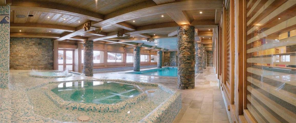 Appart’hôtel pour 6 personnes, avec sauna et piscine ainsi que terrasse et jacuzzi, animaux acceptés