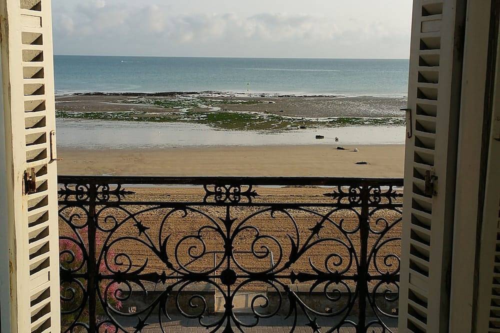 Spacious waterfront 19th-century house in Saint-Aubin-sur-Mer (Calvados), Caen region