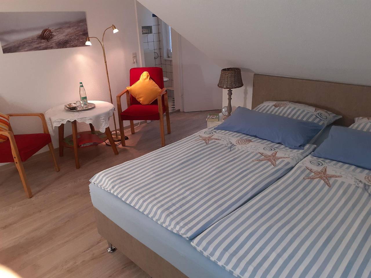 Doppelzimmer mit Frühstück , auch als Einzelzimmer, im Obergeschoß in Pilsum, Krummhörn