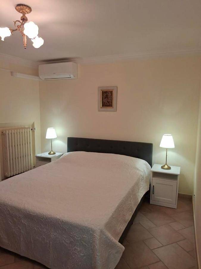 Gîte pour 4 personnes, avec terrasse à Donzère - 2