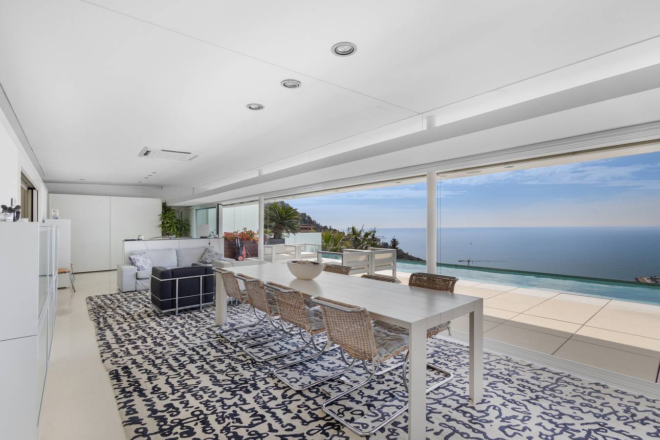 Villa 'Nirvana - Attico' con vista mare, Wi-Fi e aria condizionata in Sitges, Garraf