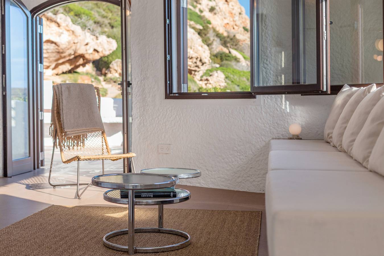 Apartamento entero, Apartamento 'Propiedad Única Frente al Mar' con Vista al Mar, Wi-Fi y Aire Acondicionado in Cala Morell, Ciudadela
