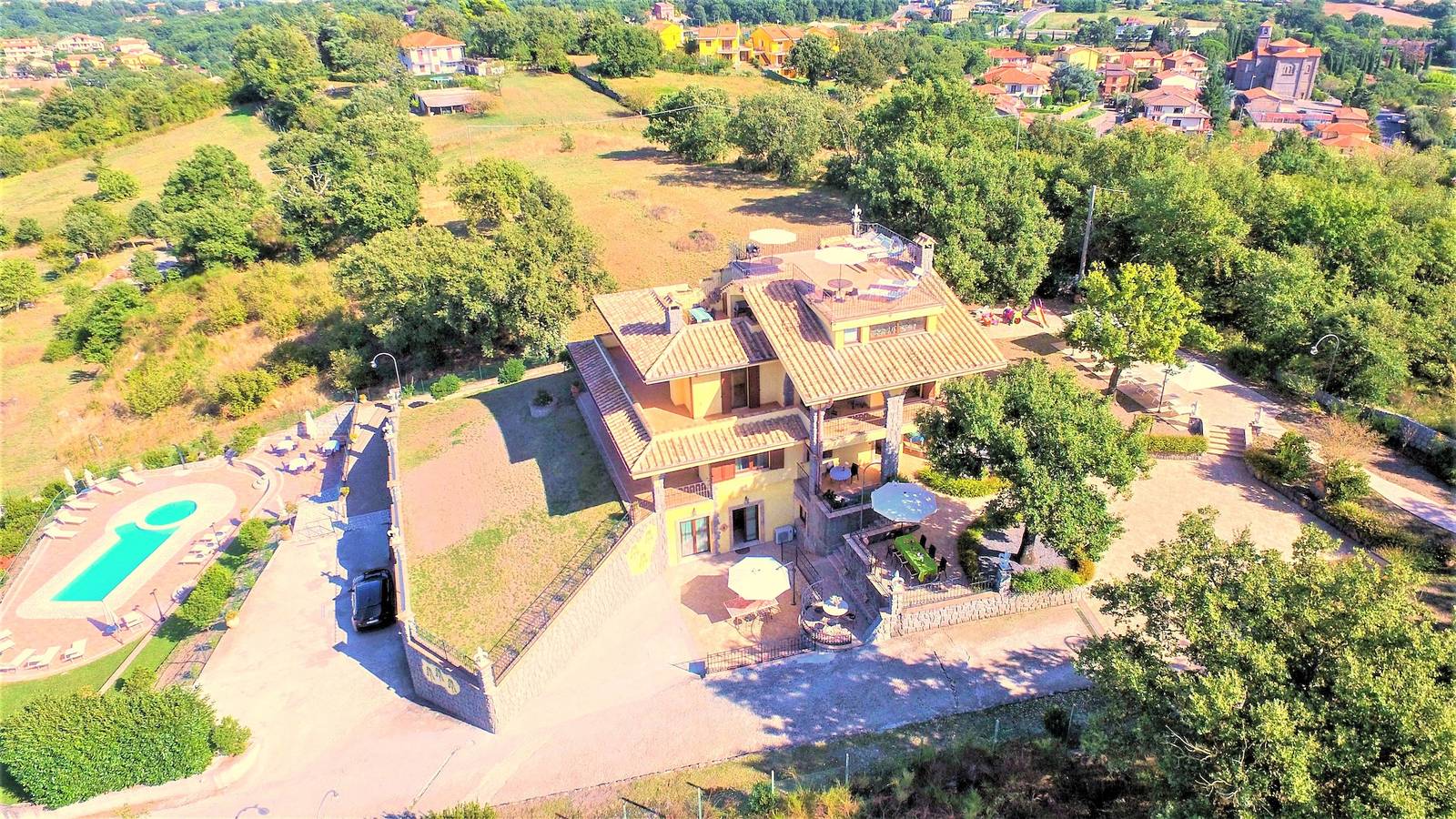 Villa in cima ad una collina con visuale incantevole sul lago di Bolsena in Montefiascone, Provincia di Viterbo