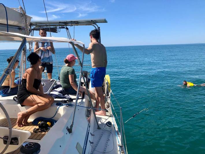 Bateau pour 4 personnes, avec terrasse et vue dans le Gard