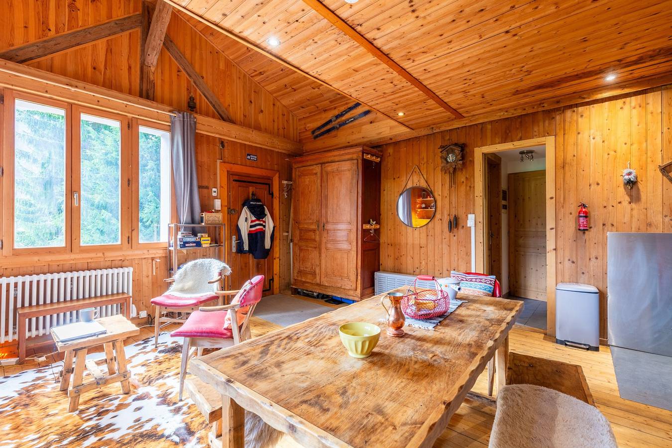 Maison de vacances "Chalet de montagne calme et authentique" avec vue sur la montagne et terrasse in Saint-Pierre-en-Faucigny, Région de Bonneville