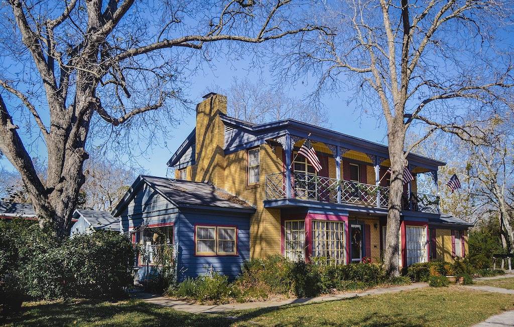 Bolivar Place ganze Treppe hinauf 2 br / 1 Bad Nur wenige Gehminuten von der Innenstadt / Twu in Denton, Denton County