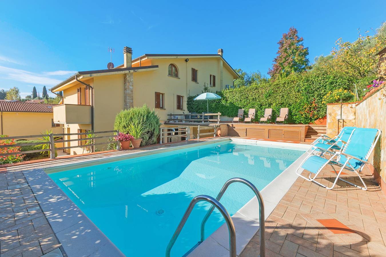 Comfortable House Private Pool & View for 6 in Pescia, Provincia di Pistoia