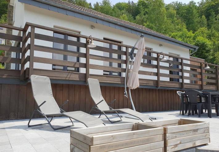 Location de vacances pour 8 personnes, avec vue et jardin ainsi que vue sur le lac et sauna dans Petit Coo - 2