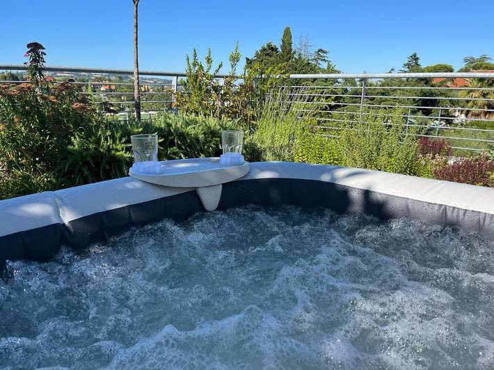 Gîte pour 8 personnes, avec Balcon et Terrasse ainsi que Jardin et Vue à Cartoceto - 3