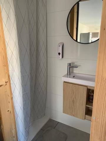 Gîte pour 2 personnes, avec terrasse et piscine à Audincourt