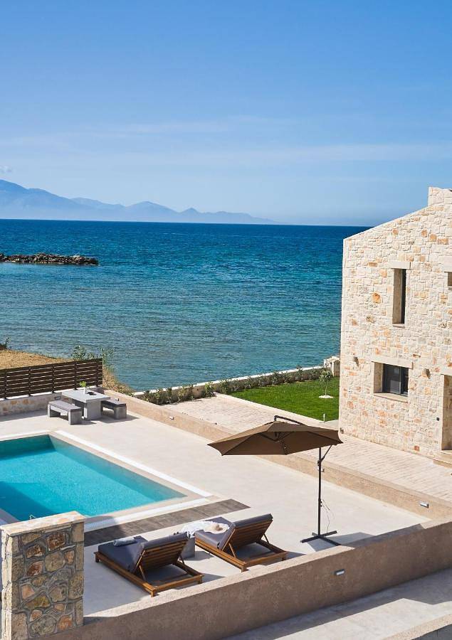 Διαμερίσματα διακοπών για 8 άτομα, με Μπαλκόνι και Μπανιέρα υδρομασάζ καθώς και Ταράτσα και Πισίνα στην Ψαρού