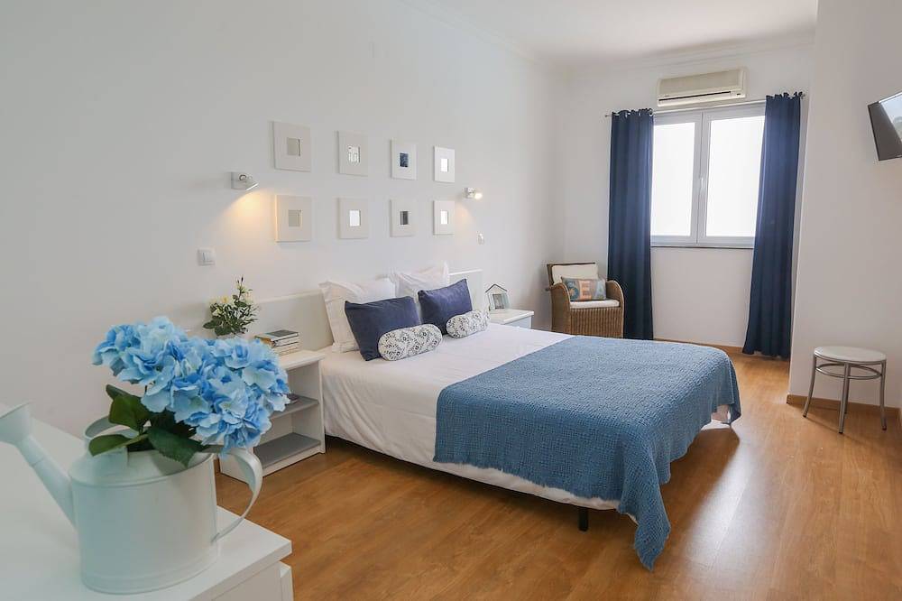 Hel lejlighed, Apt with pool, sea view and garage in Ribeira d'Ilhas, Ericeira