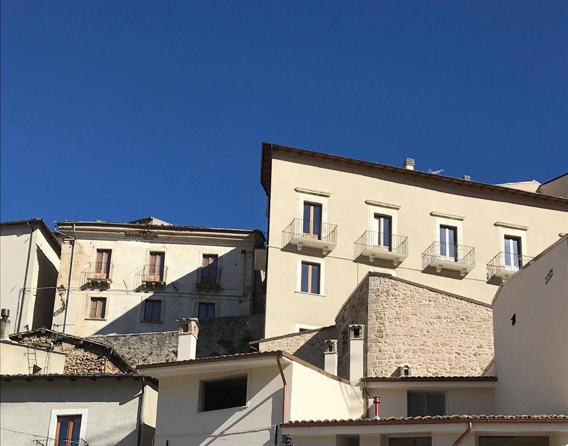 Appartement entier, Two-Bedroom Apartment in Castel di Ieri, Parc Naturel Régional Sirente-Velino