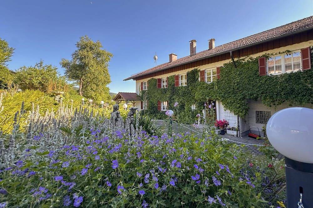 Ganze Wohnung, Feienwohnung mit Balkon im Bayerischen Wald in Drachselsried, Ostbayern