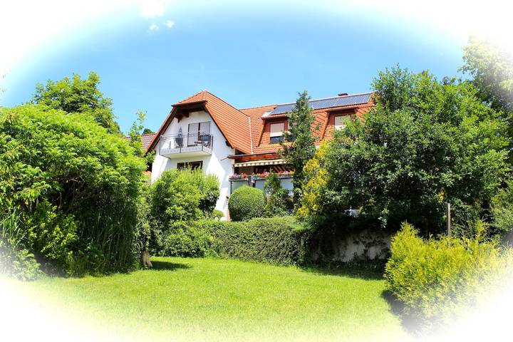 Ferienwohnung für 2 Personen, mit Balkon und Balkon/Terrasse sowie Terrasse und Garten in Bad Bocklet