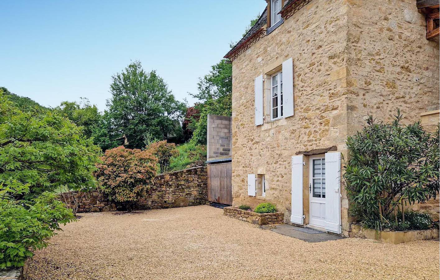Charmante Ferienwohnung mit Pool und Garten in Castelnaud-la-Chapelle, 200 m vom Ortszentrum entfernt in Castelnaud-la-Chapelle, Périgord Noir