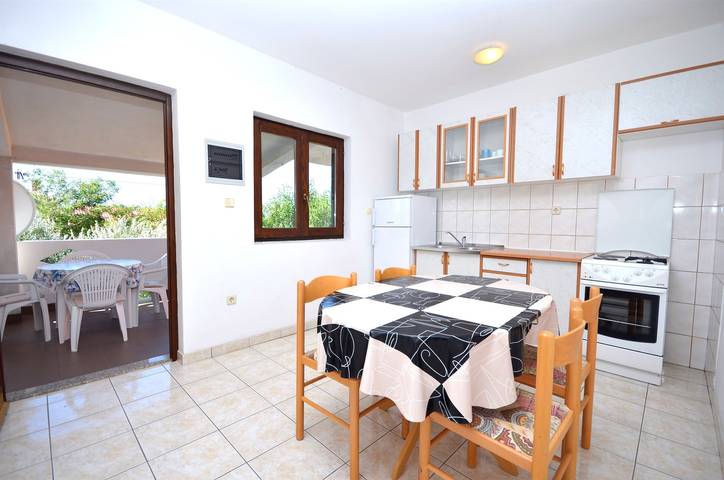 Gîte pour 4 personnes, avec terrasse, animaux acceptés dans Pag - 3