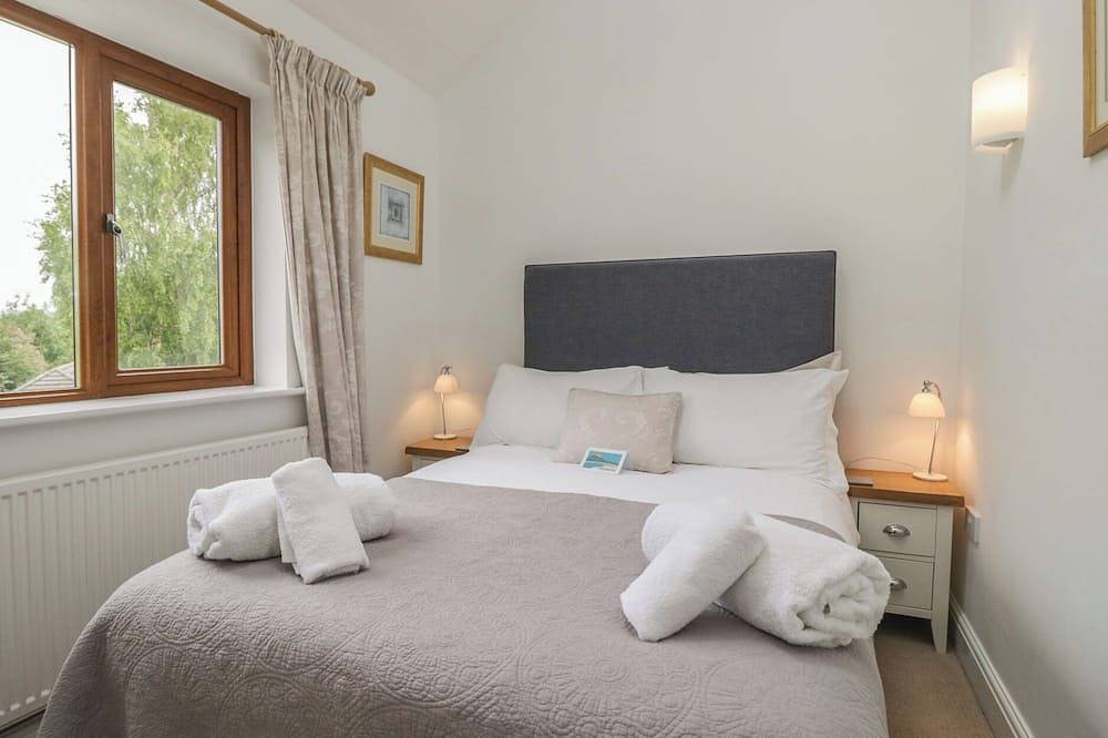 Langtree, pet friendly, with open fire in Arnside in Arnside, Cumbria