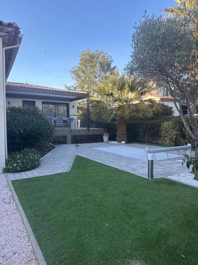 Villa pour 6 personnes, avec jardin et piscine