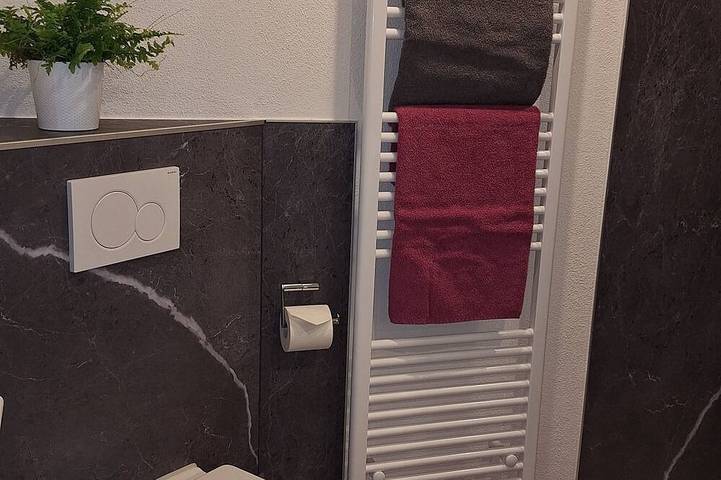 Ganze Wohnung, Große Fewo \"Max\", frisch renoviert, ideal für Familien od Reisende, ruhige Lage in Gemünden, Weilrod