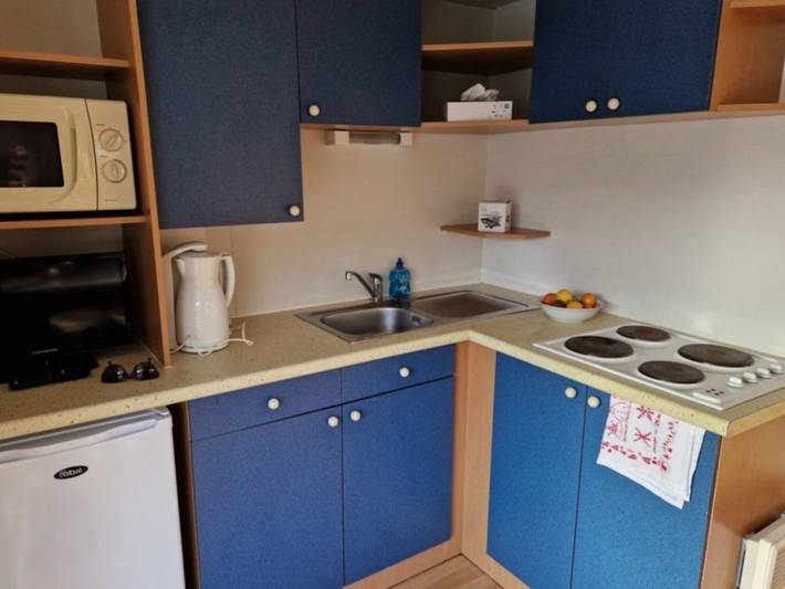 Mobil home pour 4 personnes, avec piscine et terrasse dans Saint-Geniez-d'Olt-et-d'Aubrac - 3