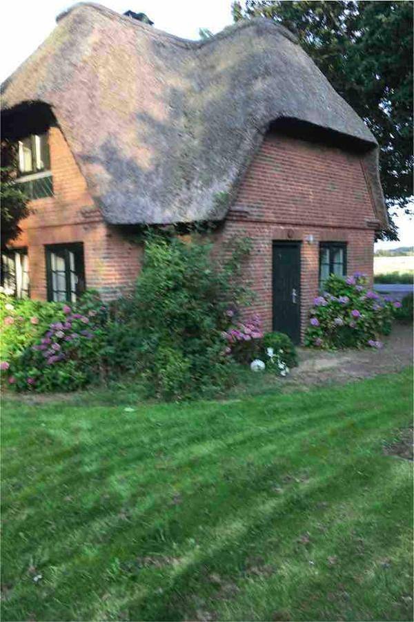 Ferienhaus unter Reet vor den Toren Sylts in Aventoft, Nordfriesland