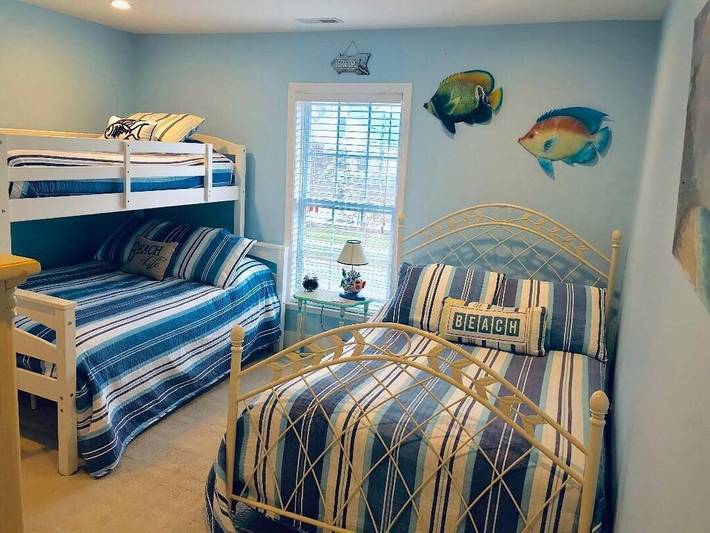 Vacation rental for 14 people, with yard in Virginia