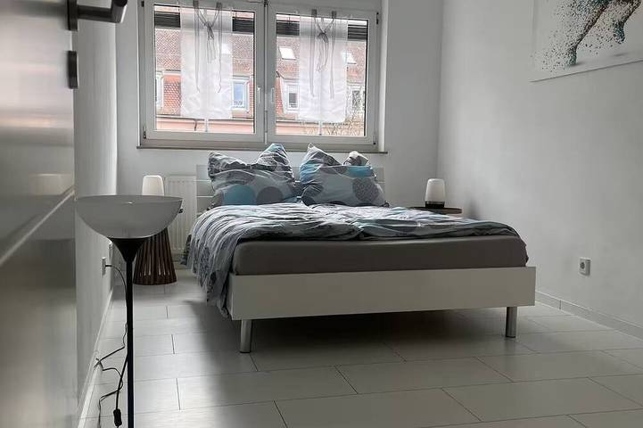 Entire apartment, Modern 3 room apartment | subway fair | parking lot in Fürth, Franconia