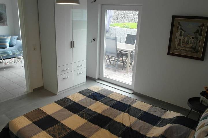 Ganze Wohnung, Casa Elea, die Ferienwohnung mit privater Terrasse + Garten am Tor zum Bodensee in Stockach, Hegau