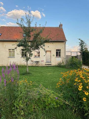 Location de vacances pour 7 personnes, avec terrasse et vue ainsi que sauna et jardin à Ellezelles - 2