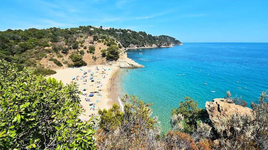 Appartement entier, Roulotte 21m² / 1 chambre - Terrasse 3m² 3 personnes in Cavalaire-sur-Mer, Parc national de Port-Cros