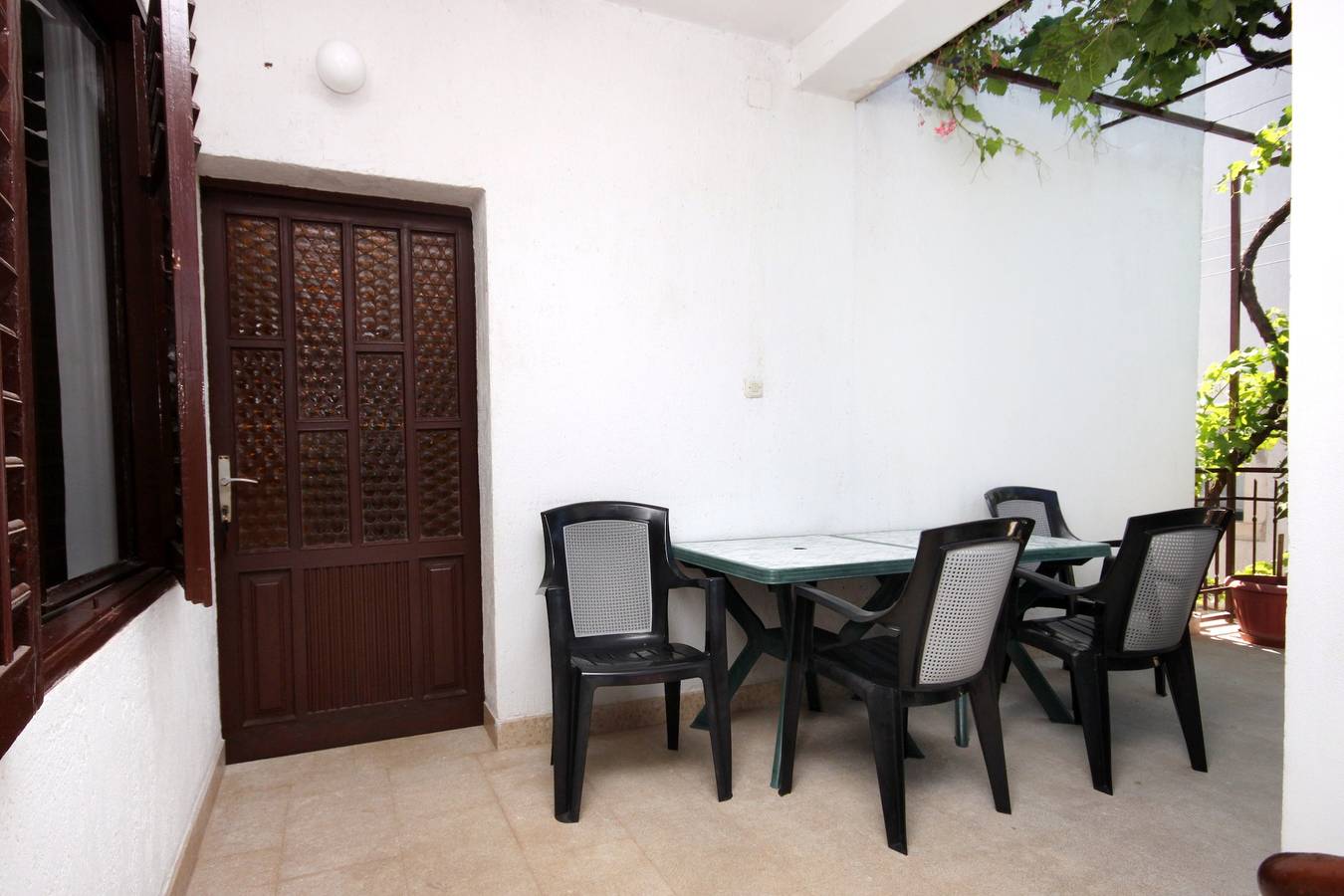 Ganze Wohnung, 2-Zimmer-Ferienwohnung mit Terrasse Sucuraj, Hvar A-6732-b in Sucuraj, Hvar