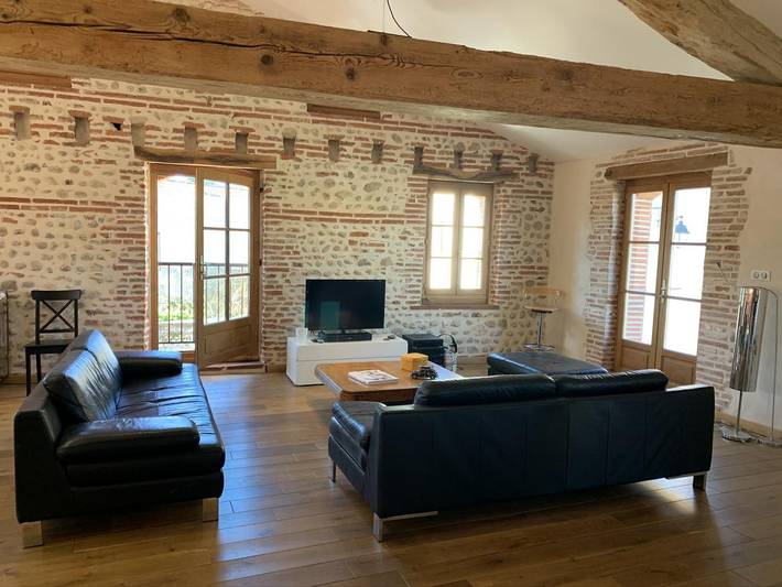 Gîte pour 10 personnes, avec piscine ainsi que terrasse et jardin à Mazères - 2