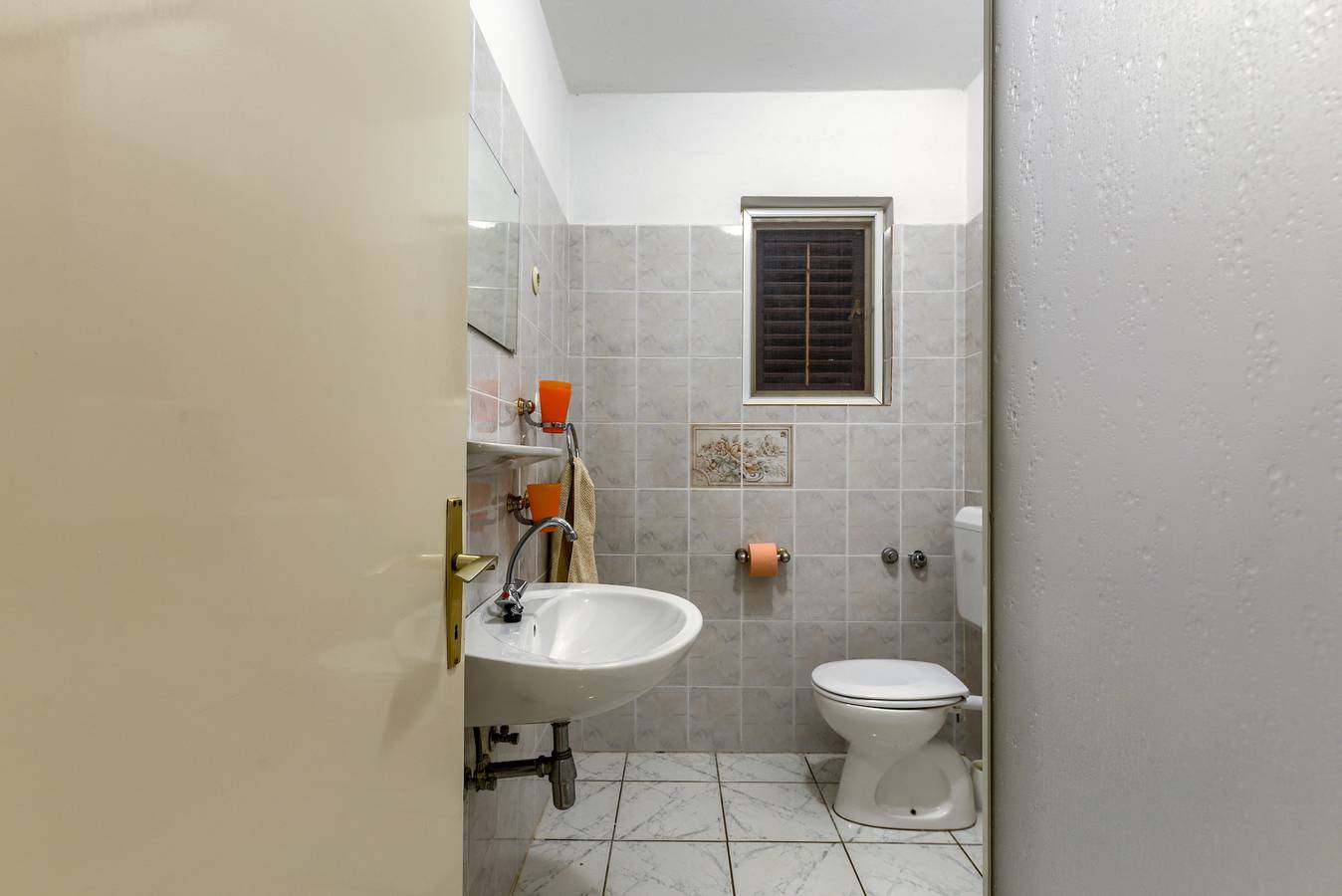 Ganze Ferienwohnung, Wohnung für 2+3 Personen mit Privatsphäre in Ljubac, Zadar
