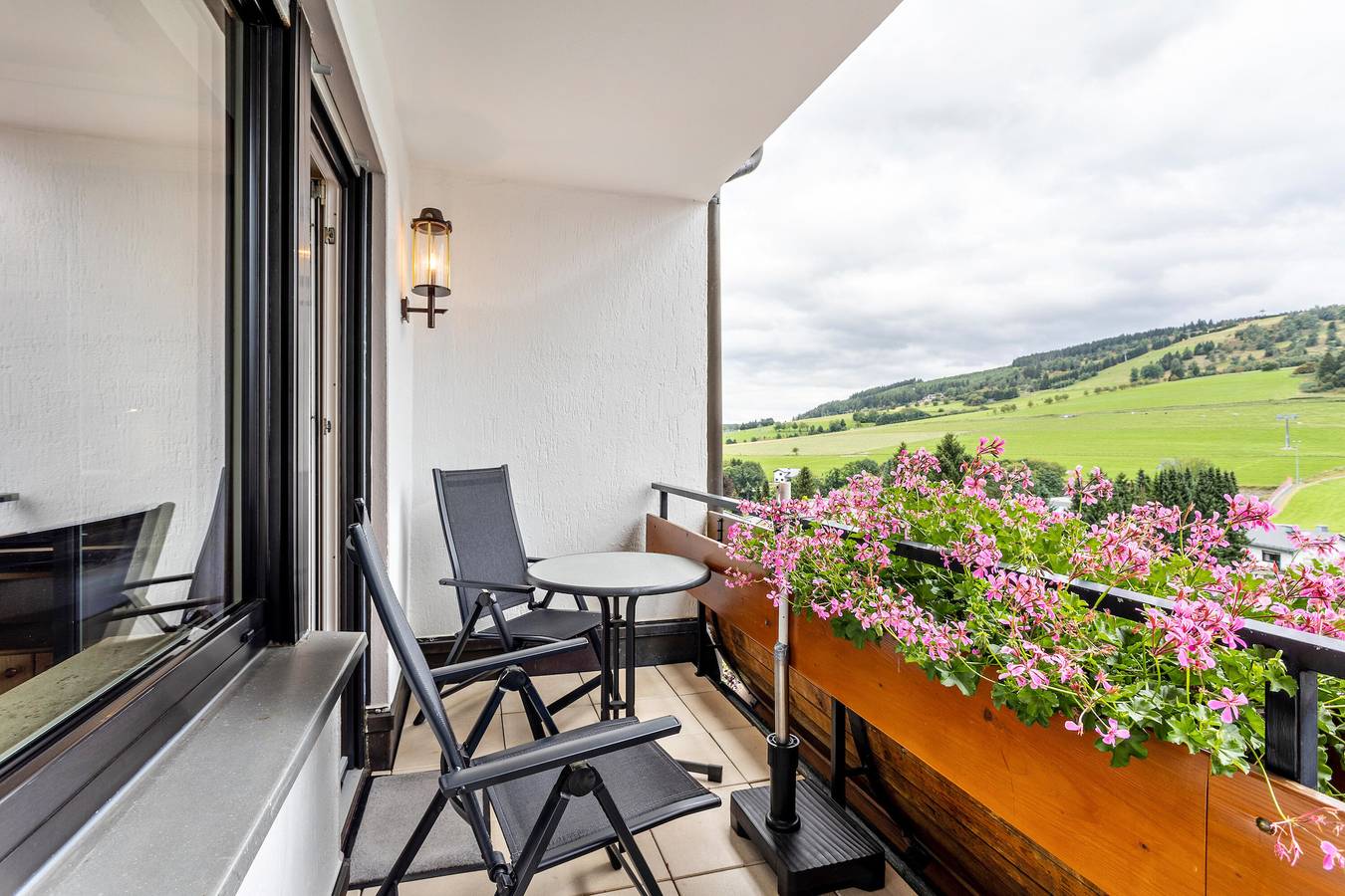 Ganze Wohnung, Ferienwohnung 'Appartment 3' mit Bergblick, Balkon und Wi-Fi in Willingen, die Mittelgebirge
