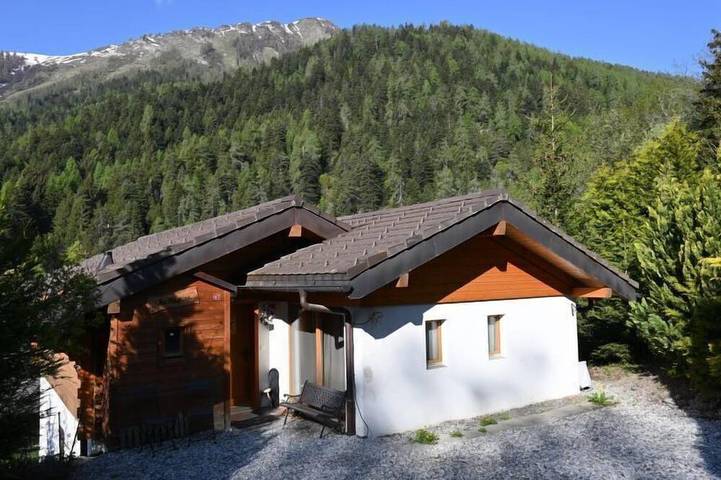 Chalet für 8 Personen, mit Balkon in Leytron