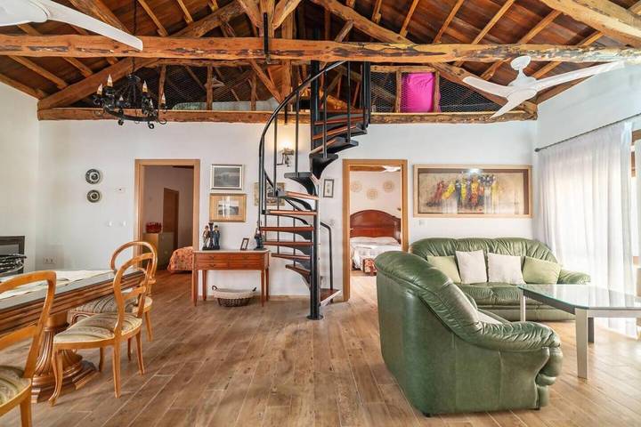 Casa de vacaciones para 16 personas, con Balcón y Terraza además de Jacuzzi y Jardín en Provincia de Cuenca - 4