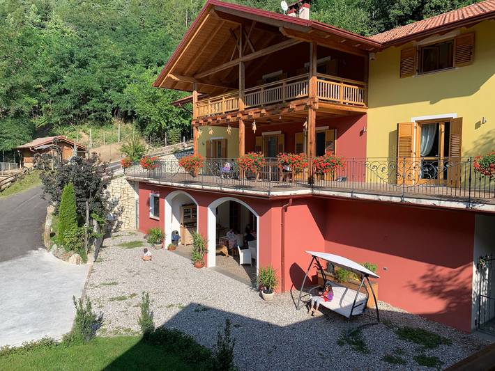 Apartamento inteiro, Apartamento 'Melina' com vista para a montanha, jardim partilhado e acesso Wi-Fi in Bozzana, Caldes