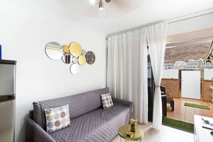 Entire apartment, Vacation Apartment 'Aloe Puerto Rico Beach' with Sea View, Wi-Fi and Air Conditioning in Puerto Rico (Gran Canaria), Mogán