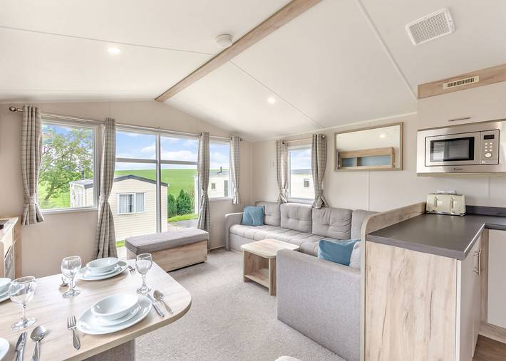 Silver 3 Bedroom Caravan, Sleeps 8 P in St. Helens, Isle of Wight