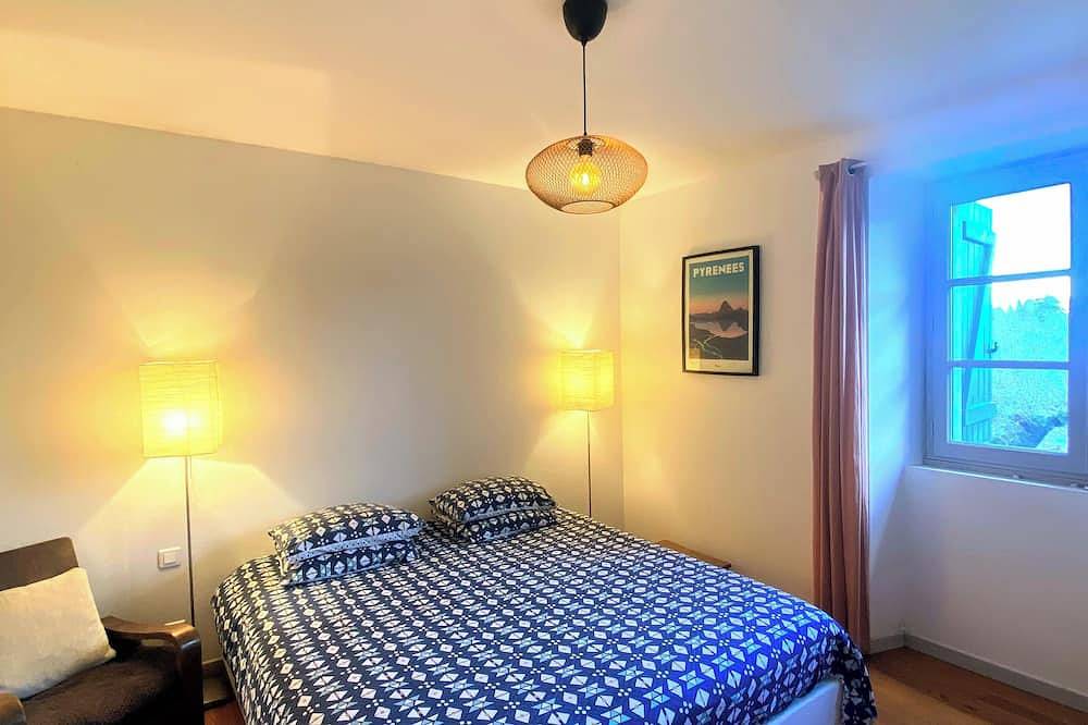 Apartamento entero, Gîte d'Aspe, cosy apartment in the heart of the Sainte Croix district in Oloron-Sainte-Marie, Béarn