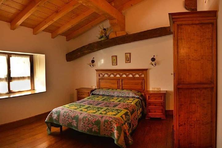 Gîte pour 8 personnes, avec jardin à Erro - 2