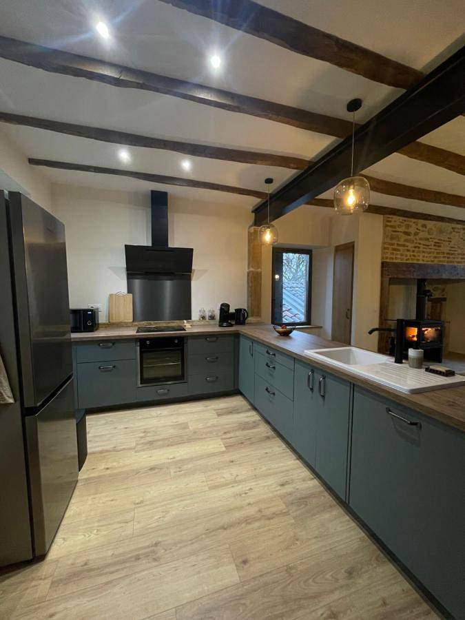 Grande maison de campagne rénovée avec piscine in Felzins, Lot