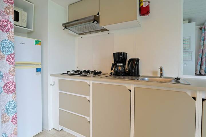 Caravane pour 4 personnes, avec terrasse ainsi que vue sur le lac et balcon/terrasse en Cotes-d'Armor - 3