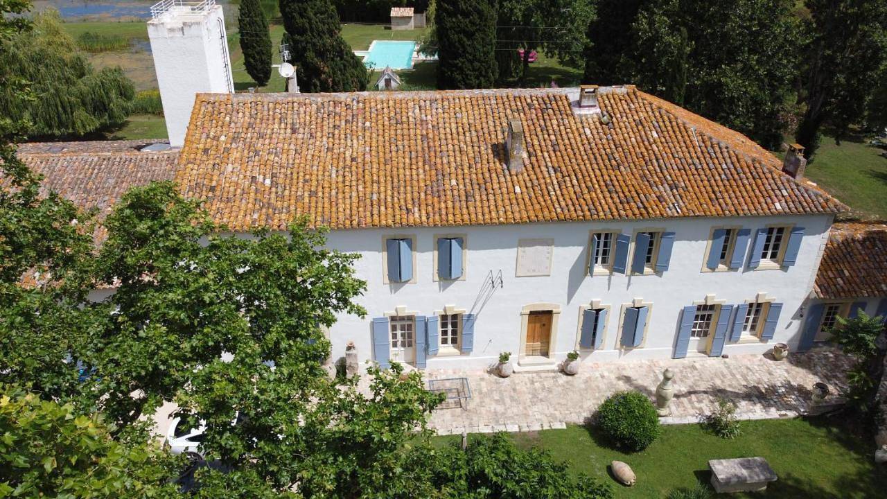 Mas du Versadou, chambres d'hôtes et gîtes in Saint-Gilles, Région de Nîmes