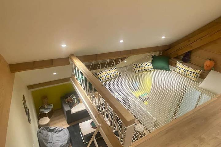 Gîte pour 12 personnes, avec jardin dans Belley - 2
