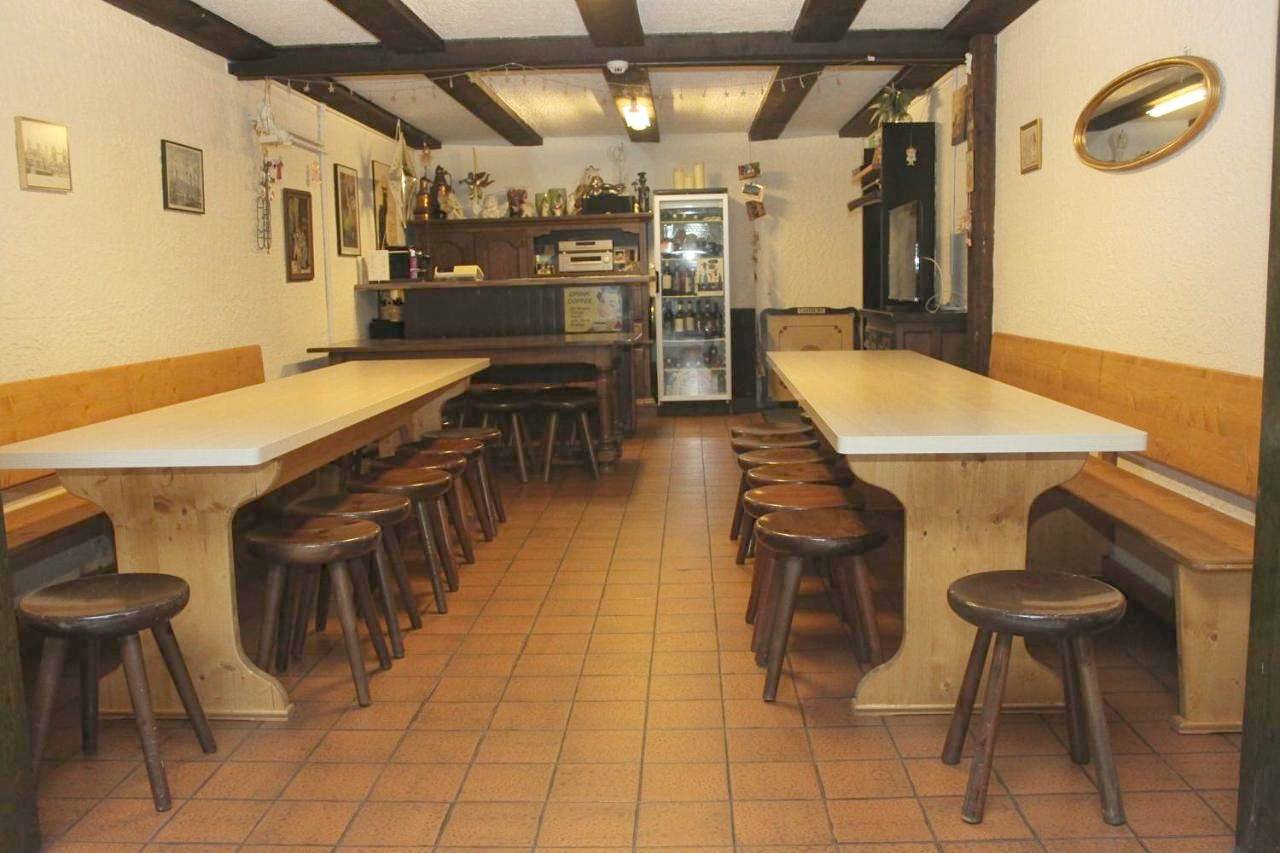Quadruple Room with Shared Bathroom in Ovronnaz, Leytron