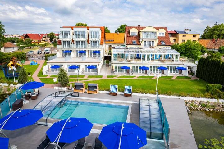 Alojamiento y desayuno para 2 personas, con piscina y jardín además de vistas al lago y vistas - 1